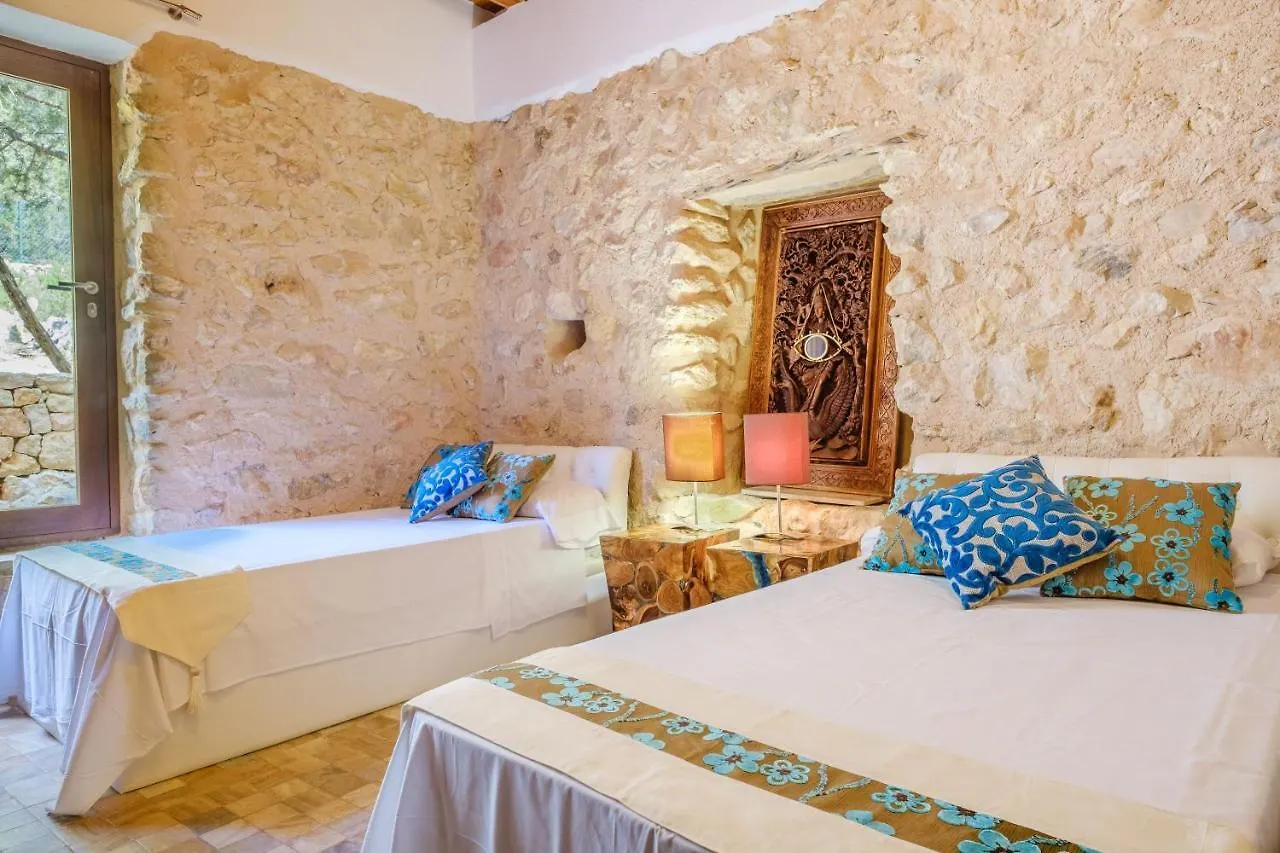 Villa Sarahmuk Sant Antoni de Portmany İspanya